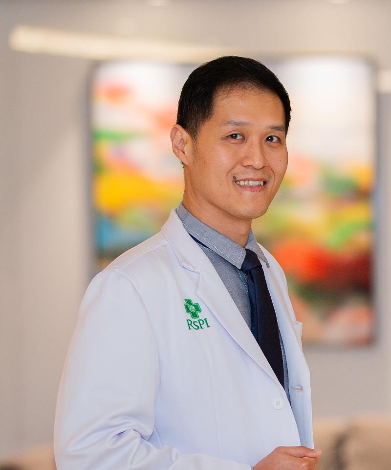 dr. Christian Silas, Sp. OT, (K) AIFO-K