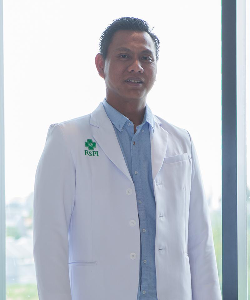 dr. Richard, M.Kes, Sp. B