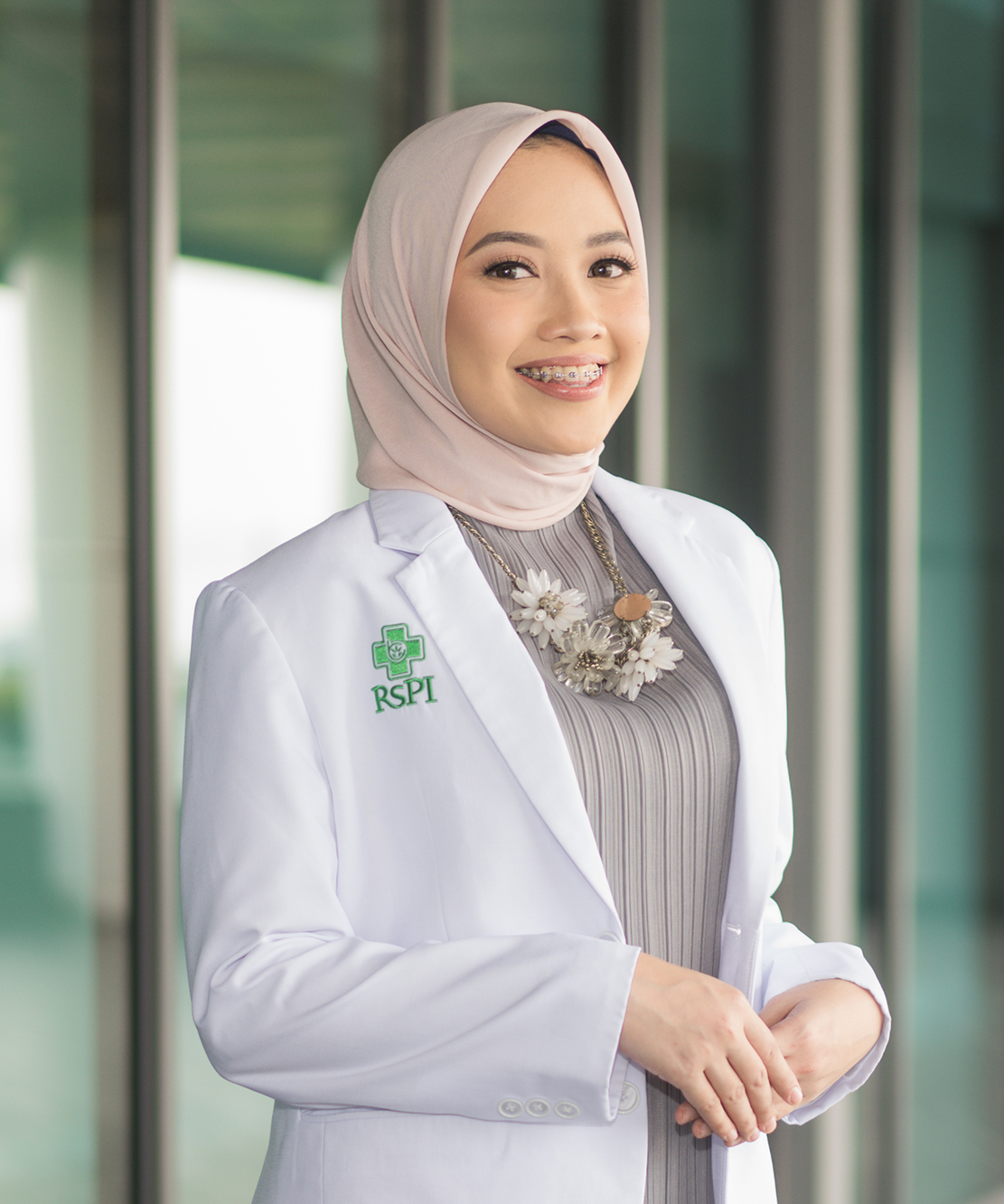 dr. Amira Widyasari