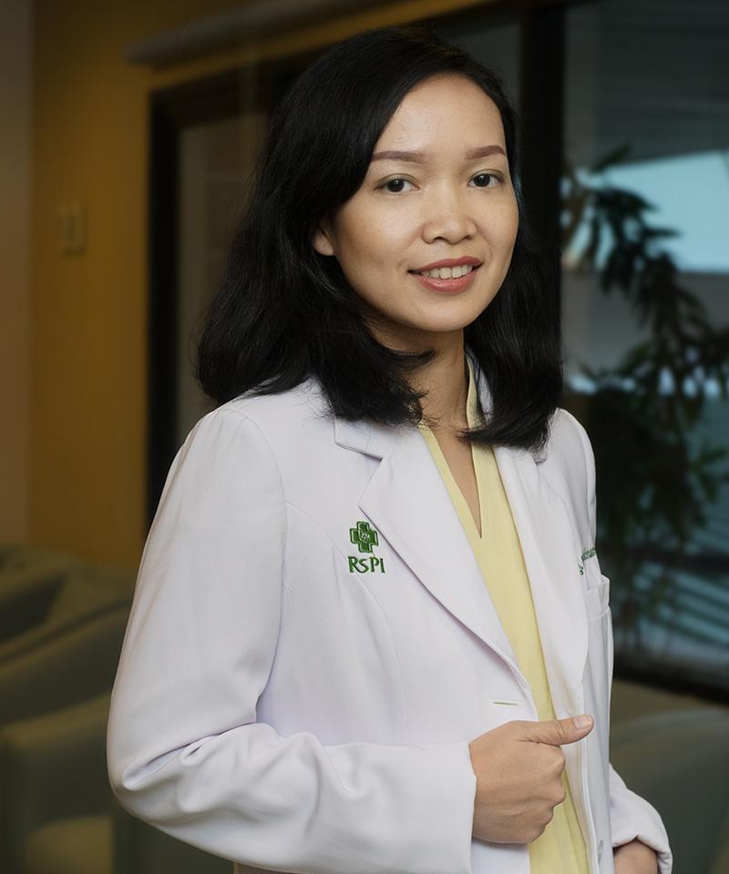 drg. Diah Andriasti, Sp. Pros